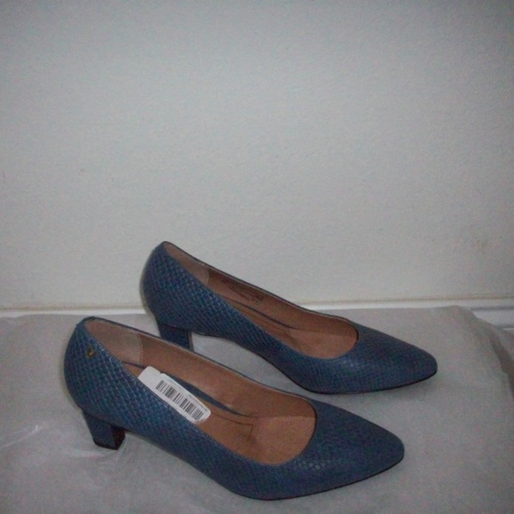 mia block heel vionic